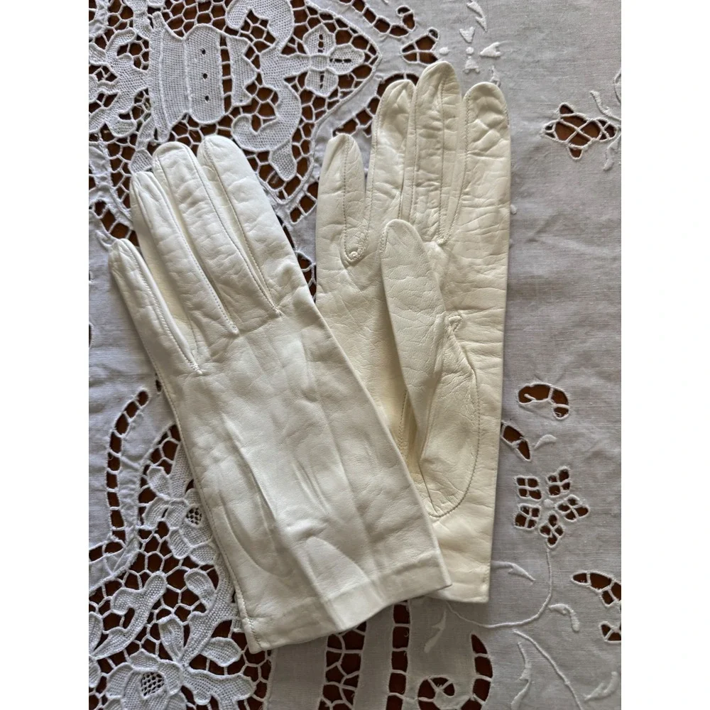 Vintage White Leather Gloves Mid Length Size 7 Formal Wedding Dressy Classic